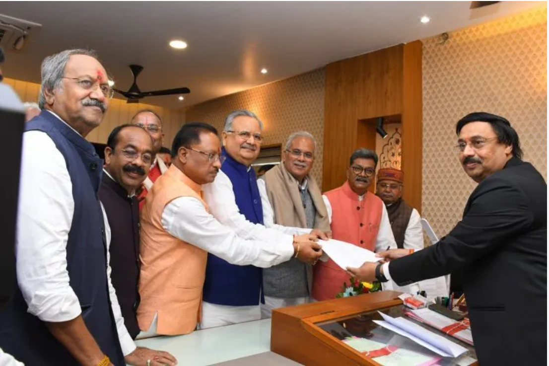 CG Breaking : डॉ. रमन होंगे विधानसभा के निर्विरोध अध्यक्ष…सीएम साय के साथ दाखिल किया नामांकन